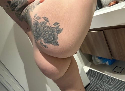 Sexy brunette 👱♀️wants Raw Sex👅💦😝🍑Hookup:hitme on snap luwamide_1