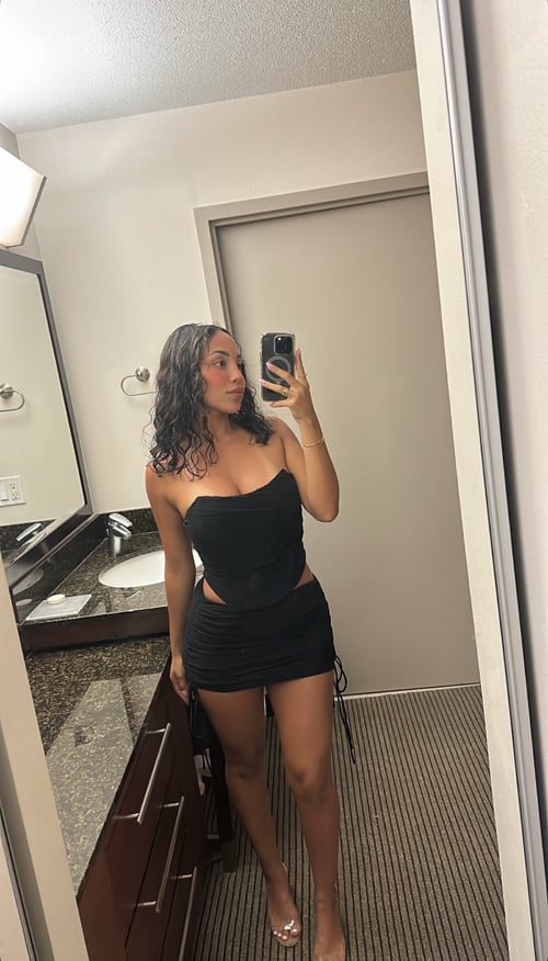 Hey daddy, wanna fuck? Hit me up now! Text: 5303067648