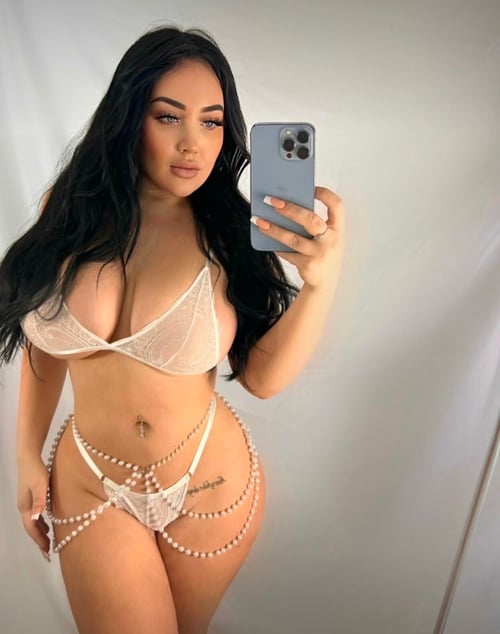 I’m Sarah , 28years🌟 I have y**** and ass, juicy wet**** 🌟 you can play with me ***** and ass 🌟