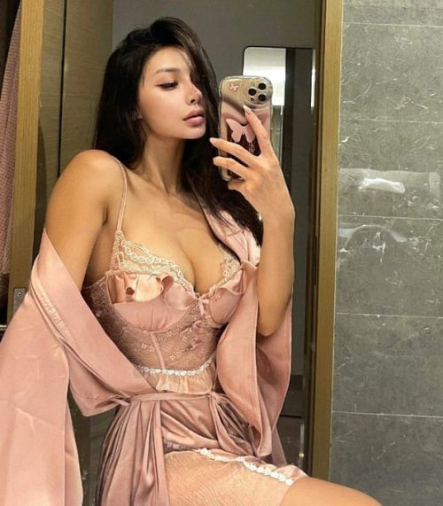 independent Asian girls change every week