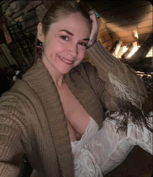 I'M AVAILABLE FOR BOTH INCALL AND OUTCALL SERVICES