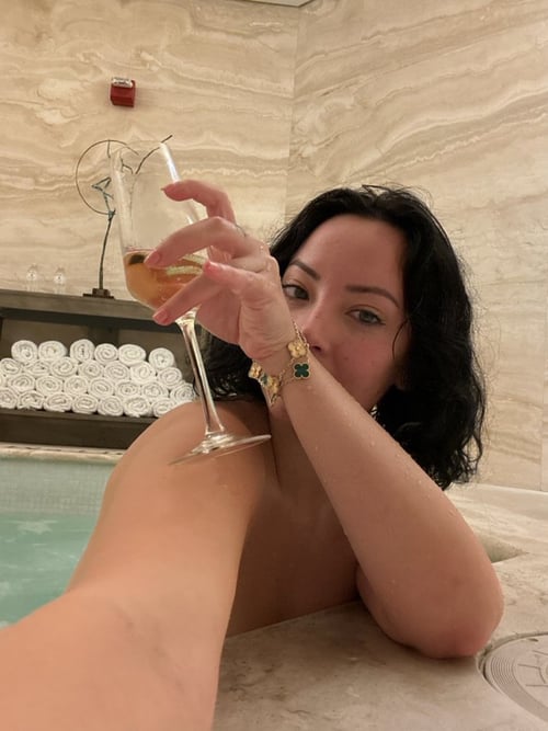 I'm a ❤️professional 💯 sexworker👅 hit me up you're down to have fun 💯😍