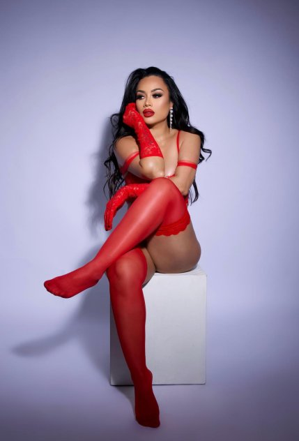 Hot Latina Ready to Play With You Daddy