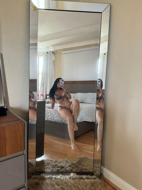 Hot Latina Ready to Play With You Daddy