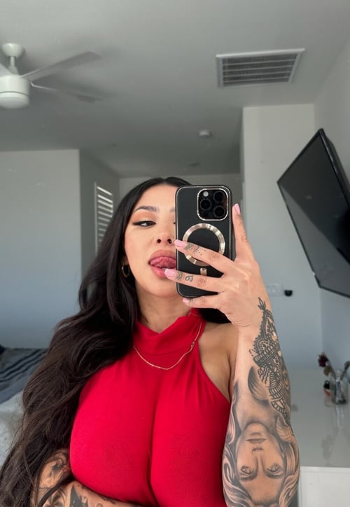 Hi , what up with you ? Hit me up if you’re down for fun , add me Telegram @Love_Baby27 HMU +1 301-