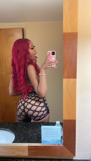 CARAMEL STALLION ๐ ๐๐พSHE SO SWEET YOU WANT MY TREAT๐ฉ๐ฆSEXYY REDD 2