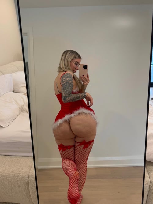 MOST BIGGEST ASS 😍😈 AVAILABLE IN TOWN RN … HMU 💬❤️🍑