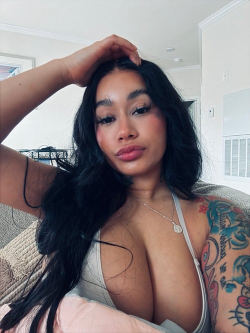 Verified ✅ independent female escort, Hmu on snap@ zenny20247959 or telegram @oliv_101