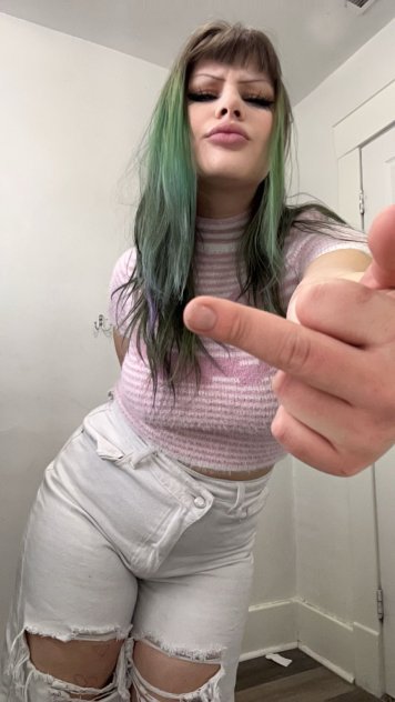I’m available for hookup and also sell content.WA+1 (702) 569‑5986