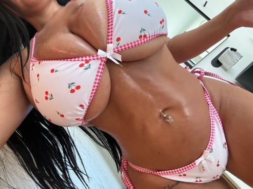 I'm available now and ready to have some fun all my pictures are 100% real and recent,