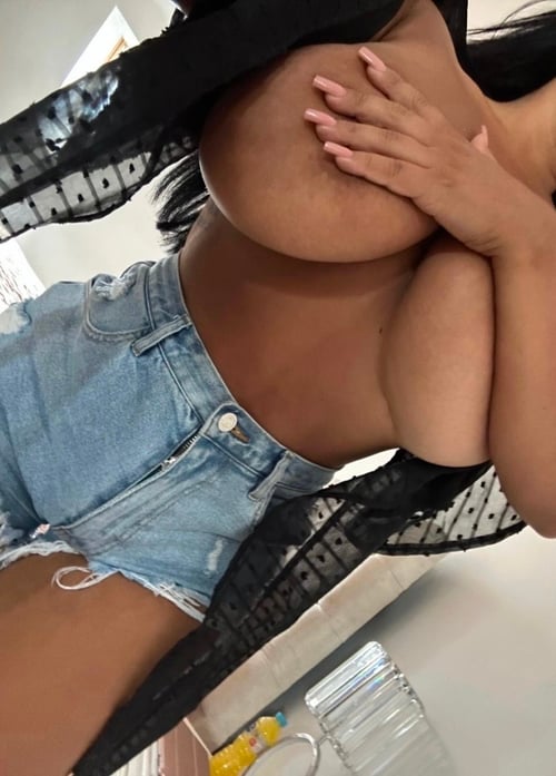 I'm available now and ready to have some fun all my pictures are 100% real and recent,