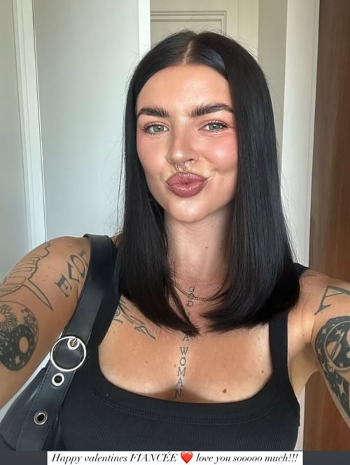 Sexy brunette 👱♀️wants Raw Sex👅💦😝🍑Hookup:hitme on snap luwamide_1