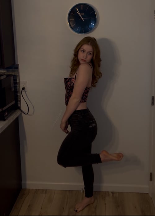 Send me a text on telegram, down to have fun 😈 @MIRANDA_E
