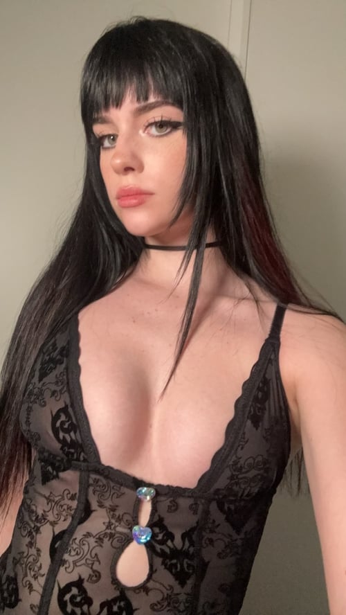 I am Sophie ,really sweet and polite😊💋HMU on Hotline:+1 567-323-2066 Snapchat:babysophiexo26