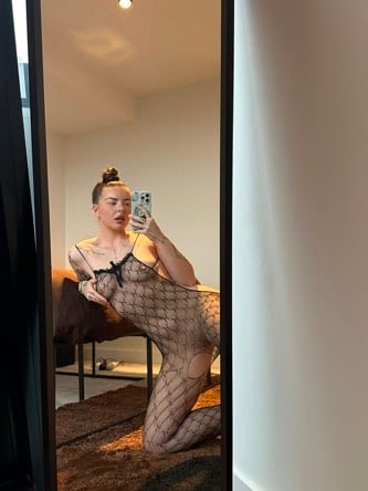 Sexy brunette 👱♀️wants Raw Sex👅💦😝🍑Hookup:hitme on snap - t.annah012