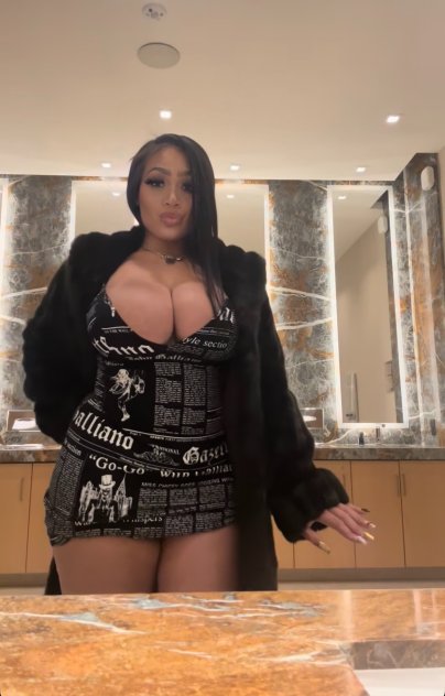 Seductive Playmate ❤️‍🔥🔥😈