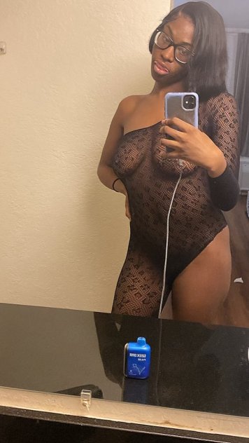 Find out bout me😉available 4 outcalls🚗📲sexy slim & chocolate🍫👅