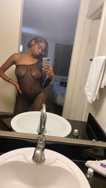 Find out bout me😉available 4 outcalls🚗📲sexy slim & chocolate🍫👅