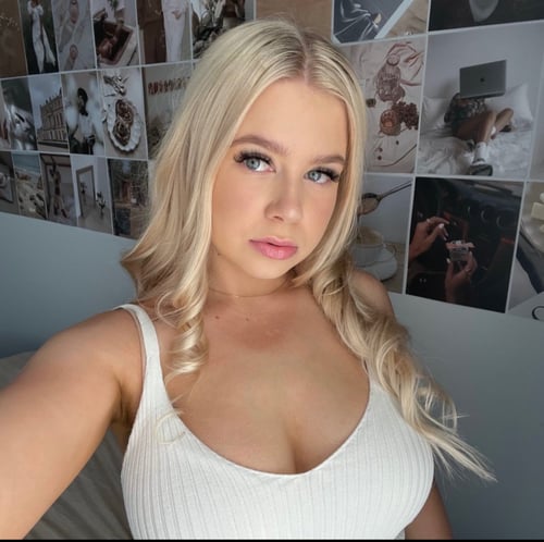 I'm available 24/7 incall/outcall and car sex 🍑