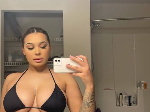 m a female escort 💝🍁am down to fuck also sell my sexy nudes and video