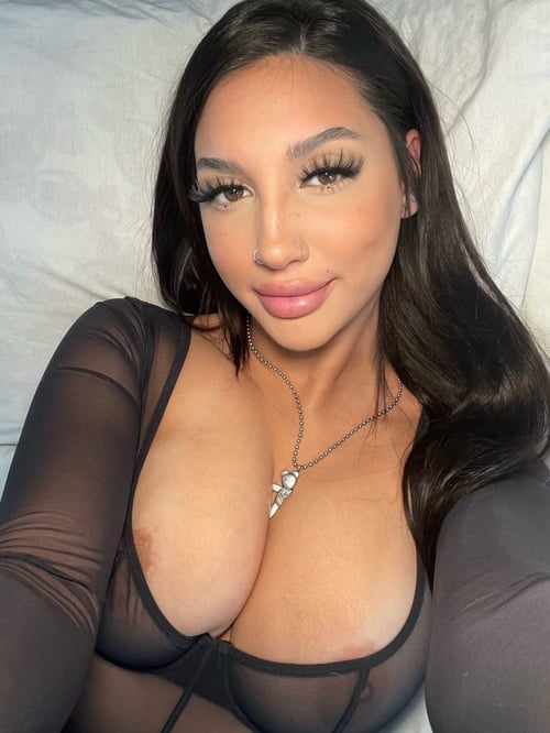 HMU for Hookup and contents 🍑💦🍆 Text +1 574-347-3517