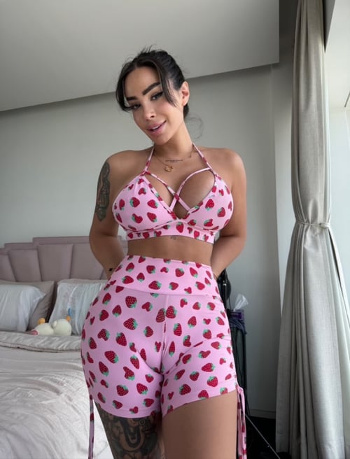 Independent girl looking for a perfect playmate.-Telegram: PrettyKim020😉contact me-+18653754274