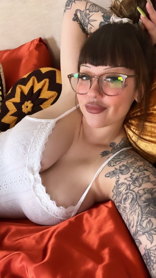 Escort available for all type of fun 🍑 discord: kaytie0209 Text +1 (484) 533-1060