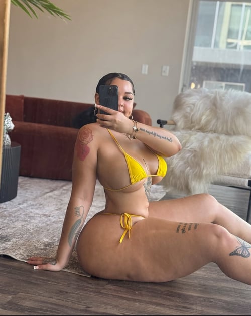 Bad Bitch🍆👅💦🍑but you know I’m Classy😍🤤💯