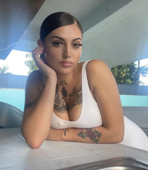 I’m available for both Incall and outcall service 24/7💯