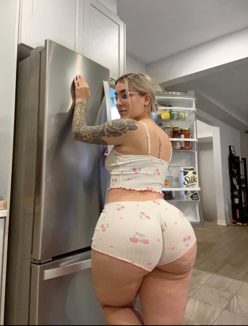 HUGE 🍑 THICK ASS 👅 AVAILABLE RN 🍆🍆 FOR MEETUPS 🥶😍❤️😈