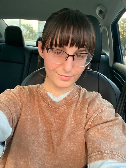 I offer affordable massage with sex i'm professional discreet and genuine