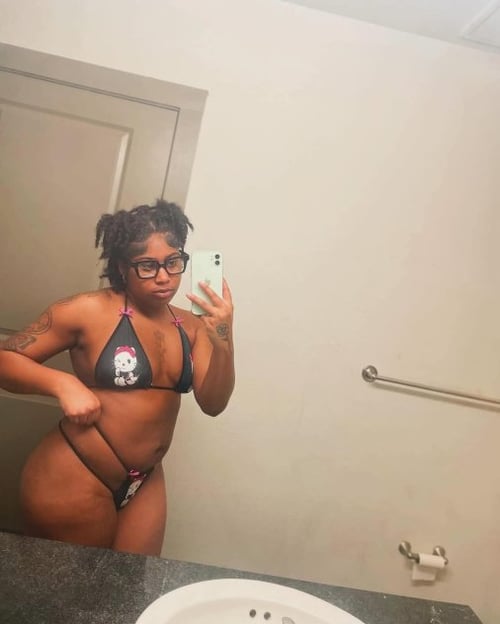 LOOKING TO HANGOUT