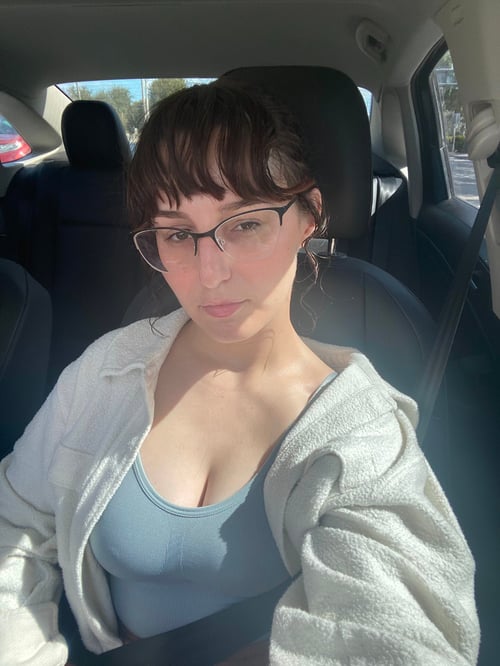 I offer affordable massage with sex i'm professional discreet and genuine