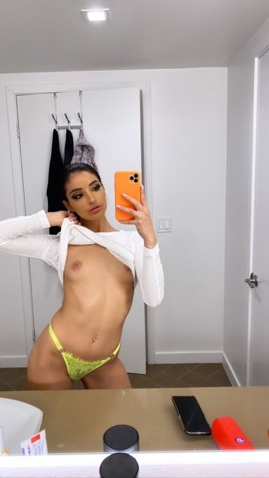 I’m available 24/7 incall/outcall and car sex 🍑💦