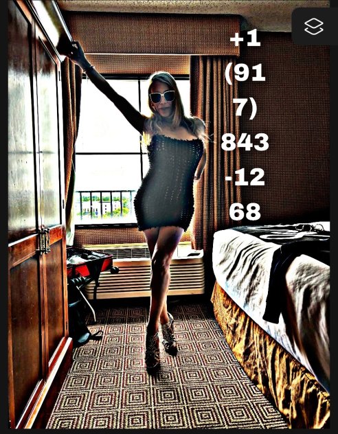 Seductive Latina new in town