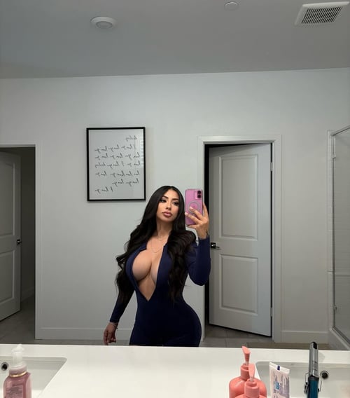 Hi , what up with you ? Hit me up if you’re down for fun , add me Telegram @Love_Baby27 HMU +1 301-9