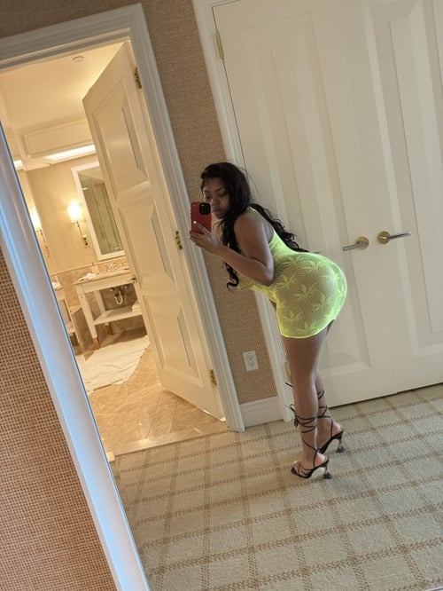 Creamy squirter ready for you 😋💦