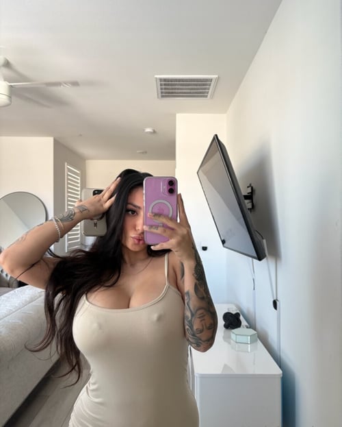 Hi , what up with you ? Hit me up if you’re down for fun , add me Telegram @Love_Baby27 HMU +1 301-9