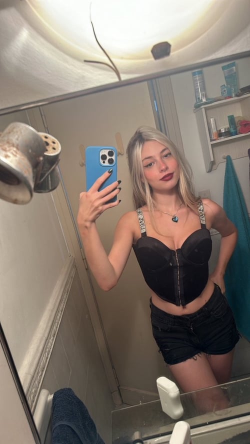 I am available right now💦Young🔥Hott$ Classy and Wet💦👅text me +17852174065