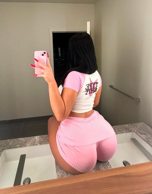 Your playful shorty is horny asf 🍆💦 and available for hookup. Dare to discover true pleasure😇