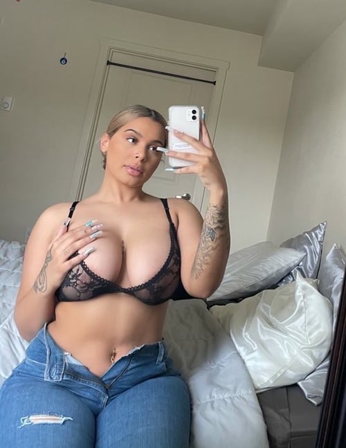 Am a female escort ๐๐am down to fuck also sell my sexy nudes and video