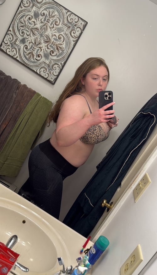 My name is Miyaa 💦,I am a hot sexy naughty lady ,I to have 😋fun with someone that🤤 has a great s