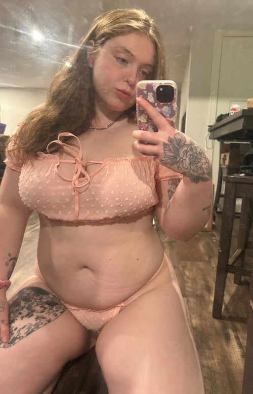 My name is Miyaa 💦,I am a hot sexy naughty lady ,I to have 😋fun with someone that🤤 has a great s