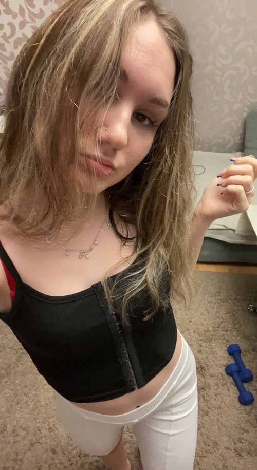 Discreet sex with Caucasian sexy girl