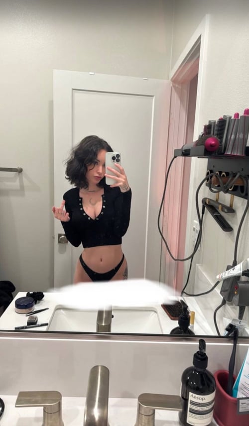 My name is Morgan I am a hot sexy naughty lady I do have 😋fun with someone that🤤 has a sense of h