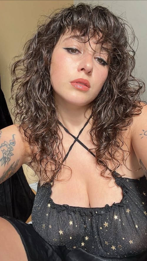 I'm available now and ready to have fun selling content FaceTime +19012063961