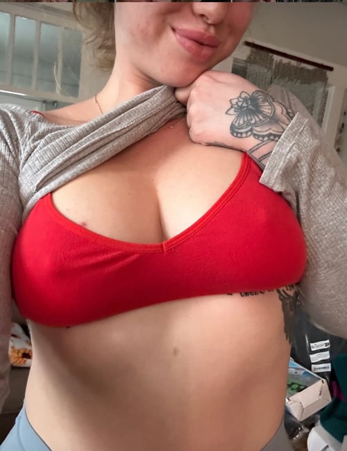I’m Lydia 🙈 A Professional 💯 Experience 💦 Unmatched ✅ Elegance and Discretion service 👅