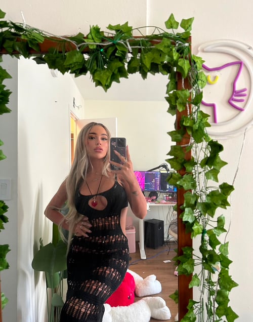 Juicy 🍯 creamy 🍑 wet. 🥰 hot , Clean & soft Pussy. I’m available for both Incall and outcall