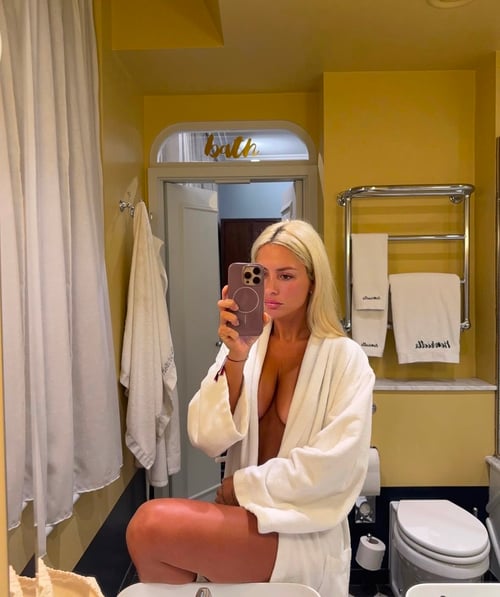 Daddy +1 903 840 3572 text I wanna feel your cum in my pussy💦