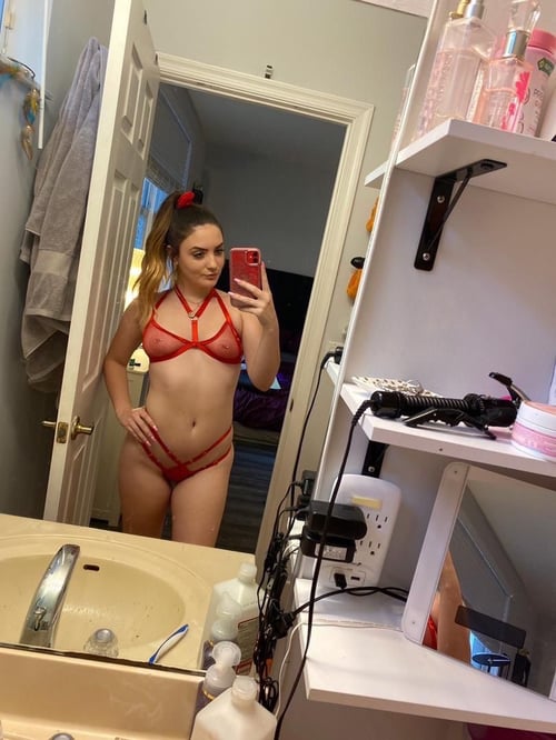 I am available right now💦Young🔥Hott$ Classy and Wet💦👅text me +1 203 508 5319